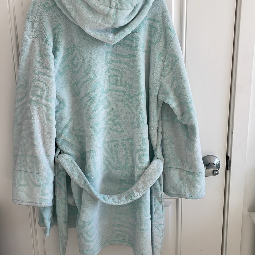 PINK Victoria’s Secret Women’s Light Blue Robe w/ White Fluffy Hood - Size M/L - Picture 5 of 6